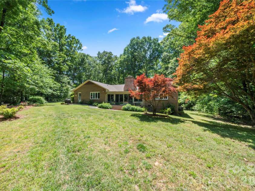 3426 Driftwood Drive, Gastonia, NC 28056.  MLS# CAR4378583, YatesRealty ID 36071. 