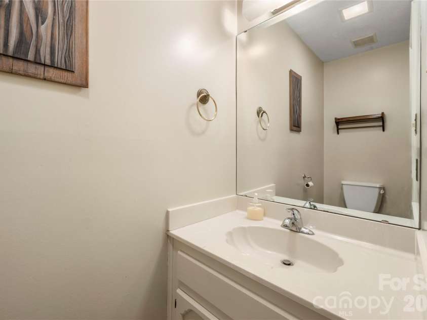 3426 Driftwood Drive, Gastonia, NC 28056.  MLS# CAR4378583, YatesRealty ID 36071. Half bath