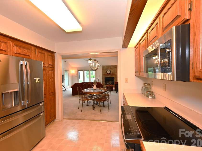 3675 Rock Bridge Drive, Conover, NC 28613.  MLS# CAR4392922, YatesRealty ID 36073. 