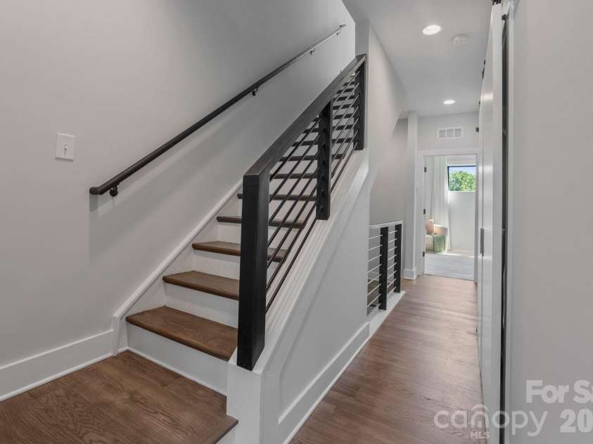 1218 Minter Place, Charlotte, NC 28203.  MLS# CAR4394962, YatesRealty ID 36074. 