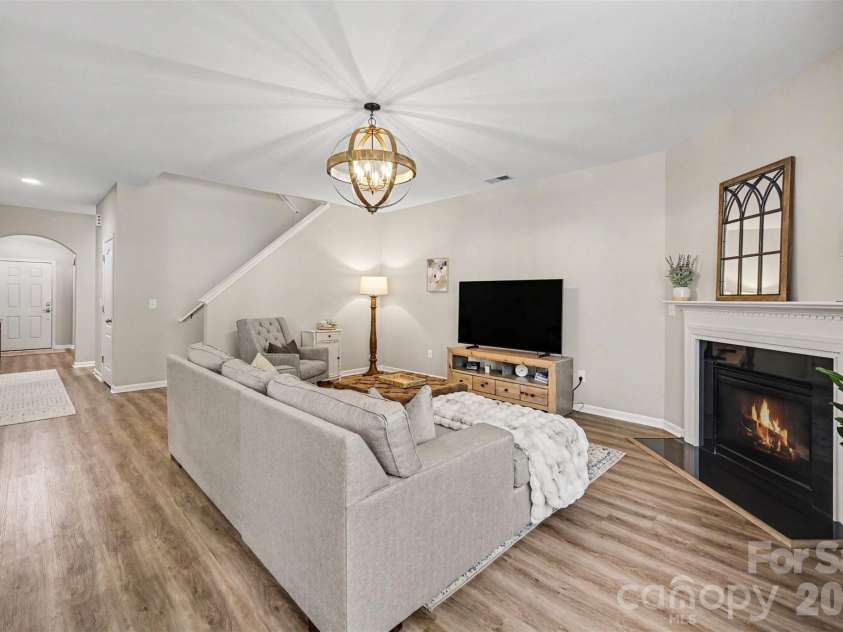 11319 Scottsman Trace Drive, Charlotte, NC 28273.  MLS# CAR4396344, YatesRealty ID 36075. 