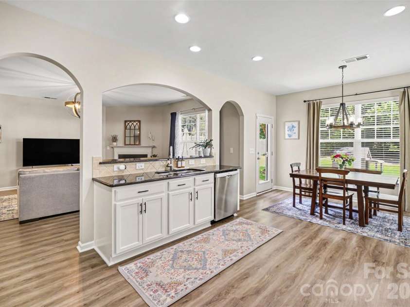 11319 Scottsman Trace Drive, Charlotte, NC 28273.  MLS# CAR4396344, YatesRealty ID 36075. 