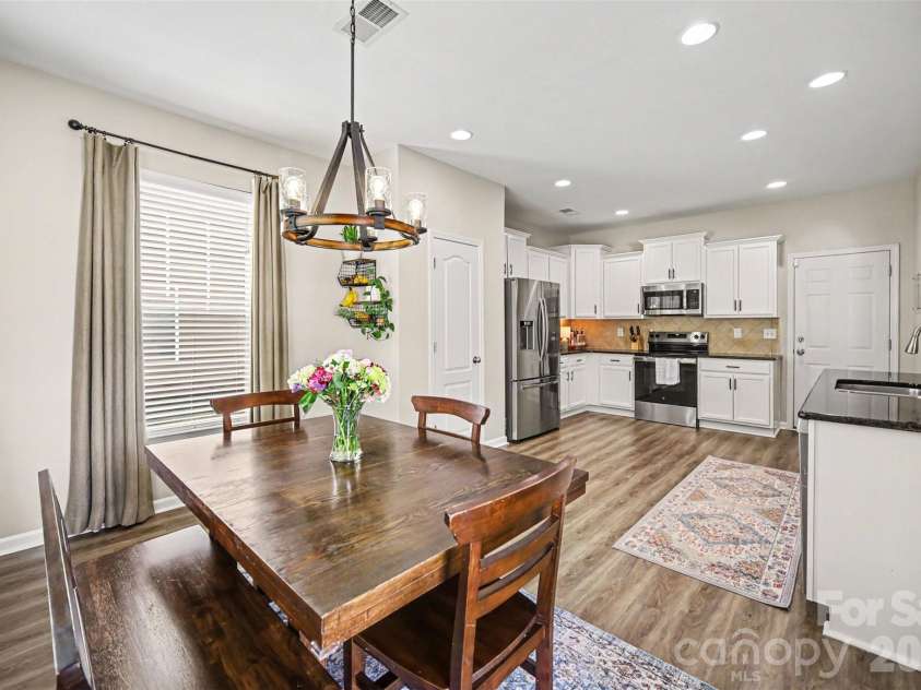 11319 Scottsman Trace Drive, Charlotte, NC 28273.  MLS# CAR4396344, YatesRealty ID 36075. 