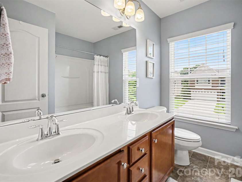 11319 Scottsman Trace Drive, Charlotte, NC 28273.  MLS# CAR4396344, YatesRealty ID 36075. 