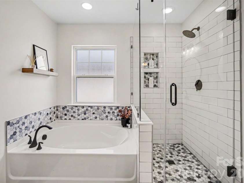11319 Scottsman Trace Drive, Charlotte, NC 28273.  MLS# CAR4396344, YatesRealty ID 36075. 