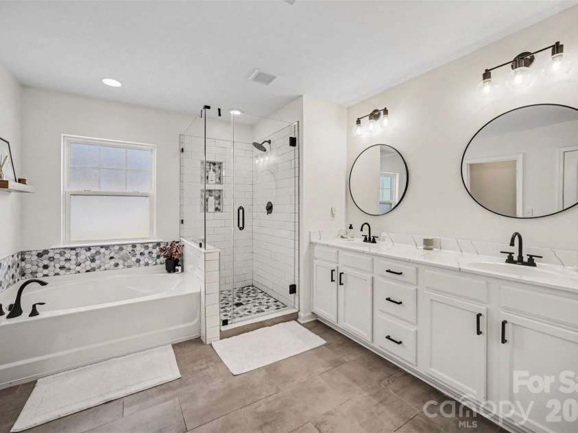 11319 Scottsman Trace Drive, Charlotte, NC 28273.  MLS# CAR4396344, YatesRealty ID 36075. 