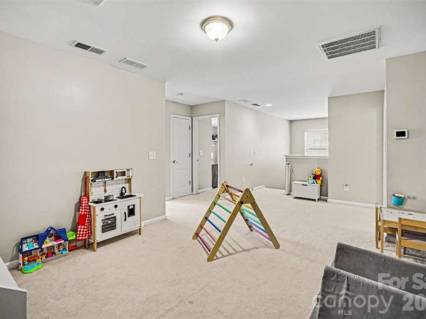 11319 Scottsman Trace Drive, Charlotte, NC 28273.  MLS# CAR4396344, YatesRealty ID 36075. 
