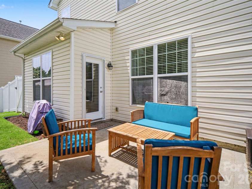 11319 Scottsman Trace Drive, Charlotte, NC 28273.  MLS# CAR4396344, YatesRealty ID 36075. 