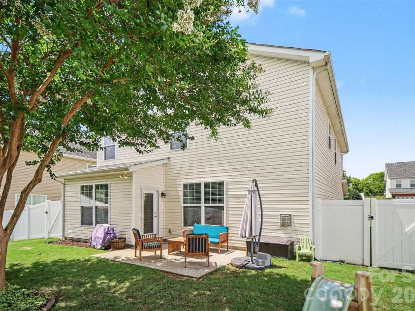 11319 Scottsman Trace Drive, Charlotte, NC 28273.  MLS# CAR4396344, YatesRealty ID 36075. 