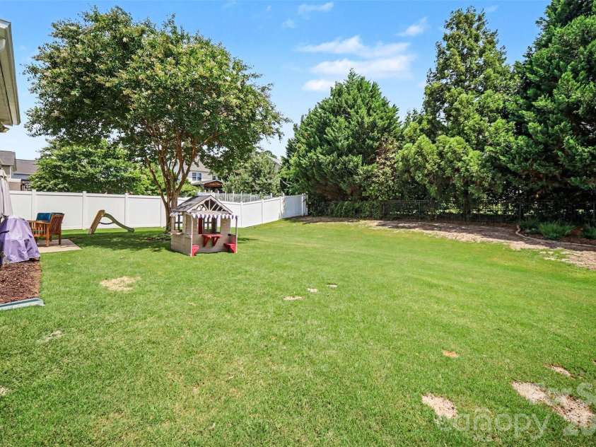 11319 Scottsman Trace Drive, Charlotte, NC 28273.  MLS# CAR4396344, YatesRealty ID 36075. 