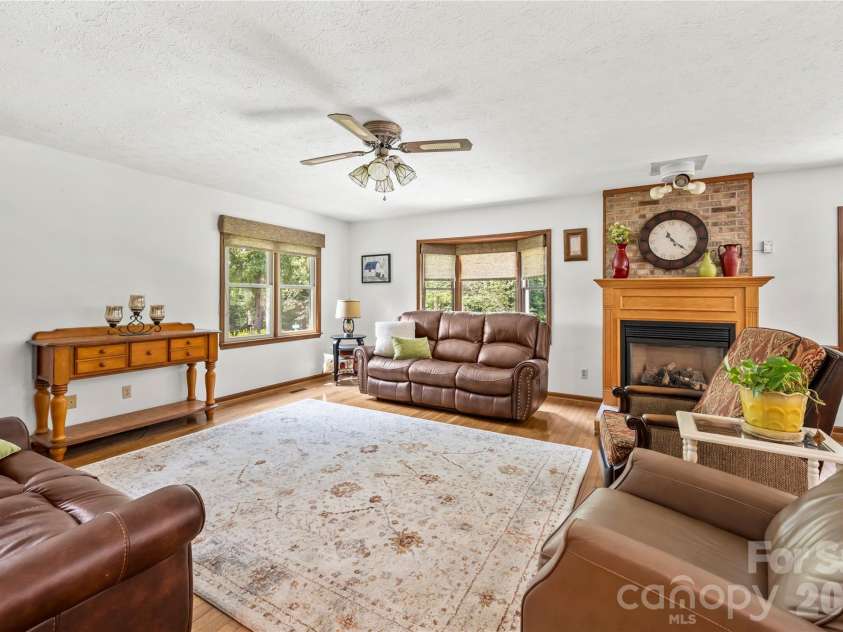 6 Kendra Road, Hendersonville, NC 28792.  MLS# CAR4397380, YatesRealty ID 36079. 