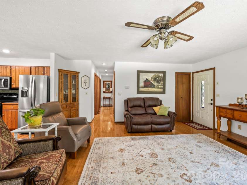 6 Kendra Road, Hendersonville, NC 28792.  MLS# CAR4397380, YatesRealty ID 36079. 
