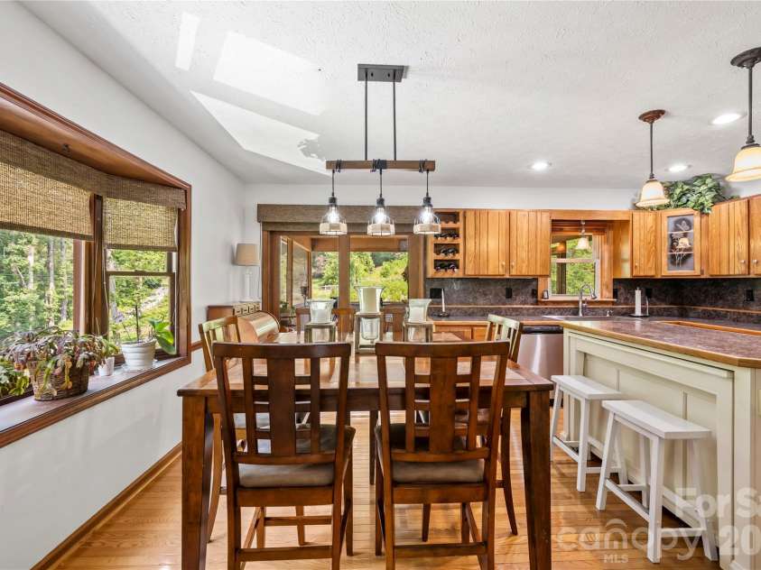 6 Kendra Road, Hendersonville, NC 28792.  MLS# CAR4397380, YatesRealty ID 36079. 