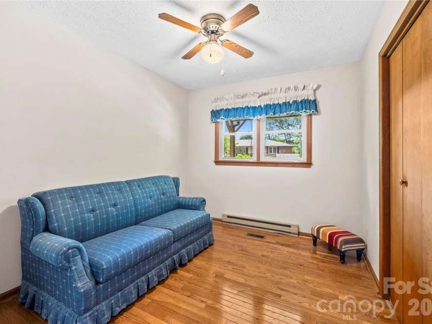 6 Kendra Road, Hendersonville, NC 28792.  MLS# CAR4397380, YatesRealty ID 36079. 