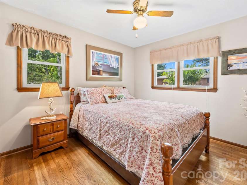 6 Kendra Road, Hendersonville, NC 28792.  MLS# CAR4397380, YatesRealty ID 36079. 