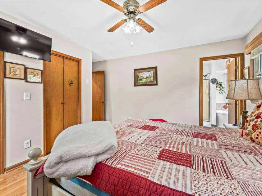 6 Kendra Road, Hendersonville, NC 28792.  MLS# CAR4397380, YatesRealty ID 36079. 