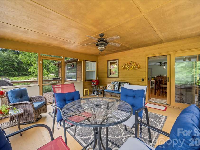 6 Kendra Road, Hendersonville, NC 28792.  MLS# CAR4397380, YatesRealty ID 36079. 