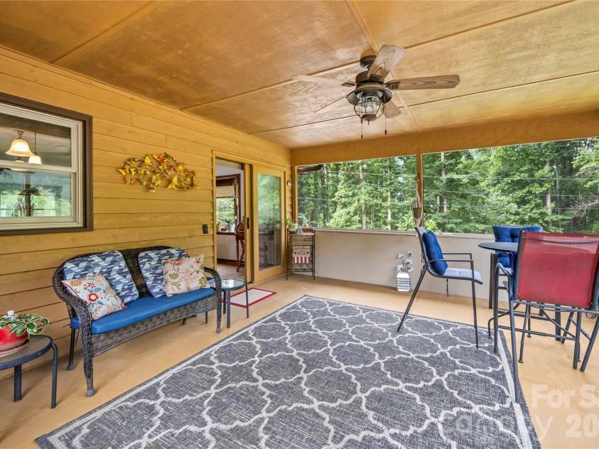 6 Kendra Road, Hendersonville, NC 28792.  MLS# CAR4397380, YatesRealty ID 36079. 