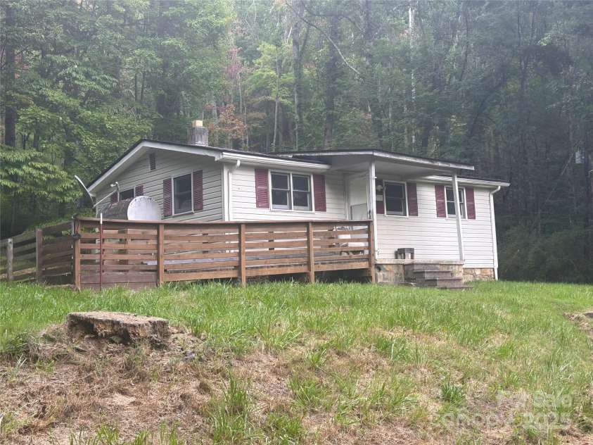 103 Cambridge Way, Waynesville, NC 28786.  MLS# CAR4289263, YatesRealty ID 3608. 