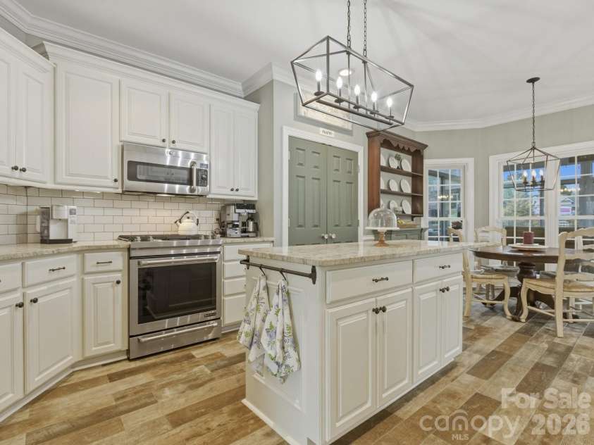 2289 Woodridge Drive, Fort Mill, SC 29715.  MLS# CAR4353971, YatesRealty ID 3608. 