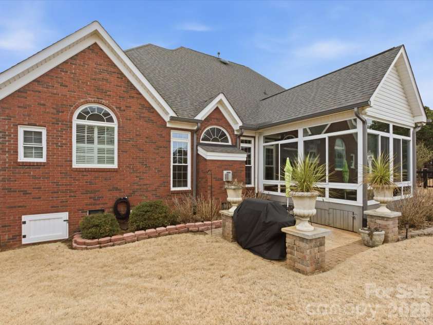 2289 Woodridge Drive, Fort Mill, SC 29715.  MLS# CAR4353971, YatesRealty ID 3608. 