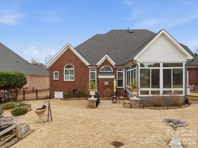 2289 Woodridge Drive, Fort Mill, SC 29715.  MLS# CAR4353971, YatesRealty ID 3608. 