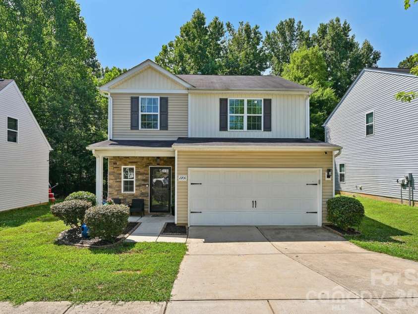2206 Turtle Point Road, Charlotte, NC 28262.  MLS# CAR4393801, YatesRealty ID 36081. 