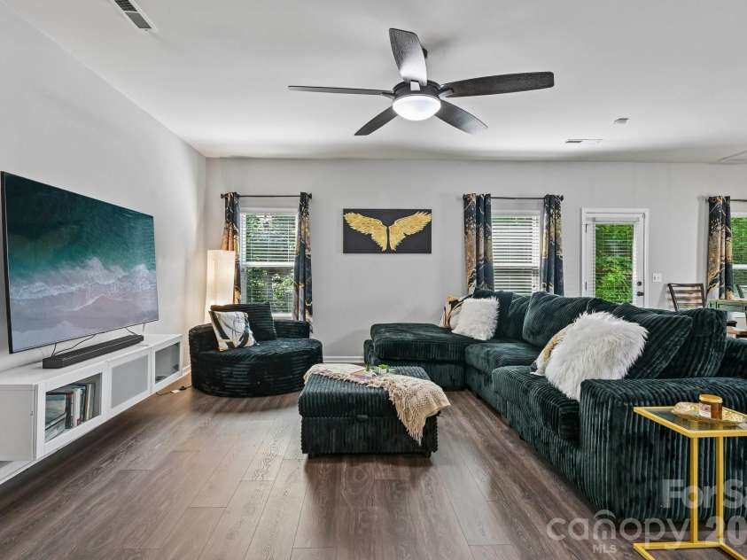 2206 Turtle Point Road, Charlotte, NC 28262.  MLS# CAR4393801, YatesRealty ID 36081. 