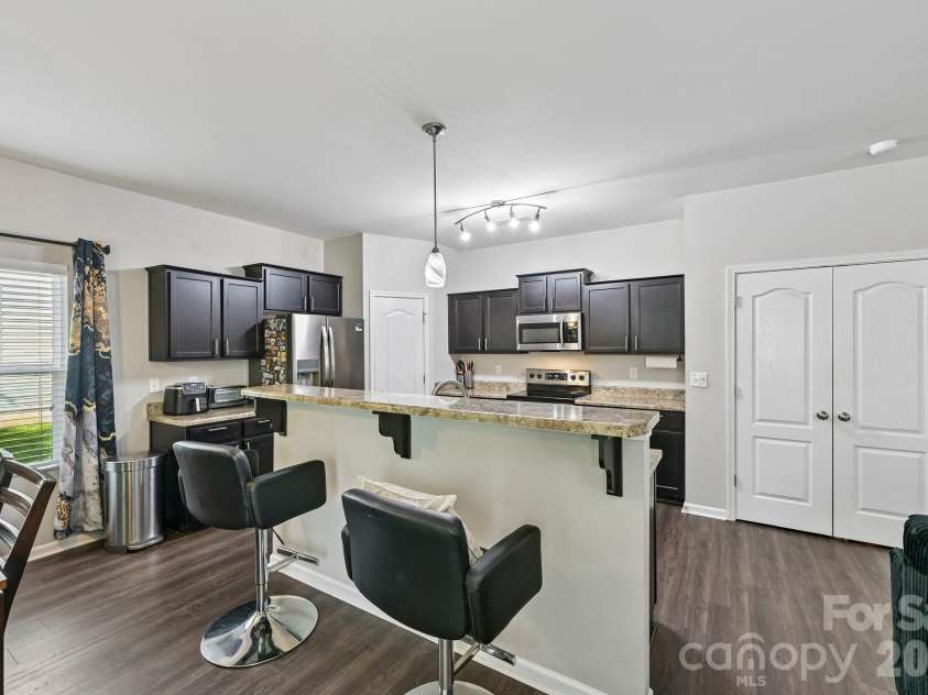 2206 Turtle Point Road, Charlotte, NC 28262.  MLS# CAR4393801, YatesRealty ID 36081. 
