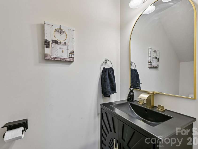 2206 Turtle Point Road, Charlotte, NC 28262.  MLS# CAR4393801, YatesRealty ID 36081. 