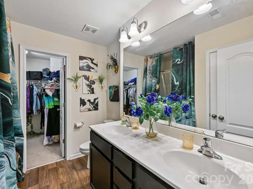 2206 Turtle Point Road, Charlotte, NC 28262.  MLS# CAR4393801, YatesRealty ID 36081. 