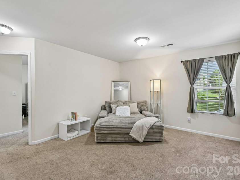 2206 Turtle Point Road, Charlotte, NC 28262.  MLS# CAR4393801, YatesRealty ID 36081. 