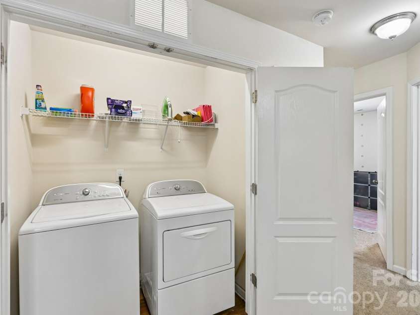 2206 Turtle Point Road, Charlotte, NC 28262.  MLS# CAR4393801, YatesRealty ID 36081. 