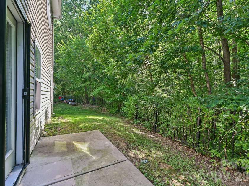 2206 Turtle Point Road, Charlotte, NC 28262.  MLS# CAR4393801, YatesRealty ID 36081. 