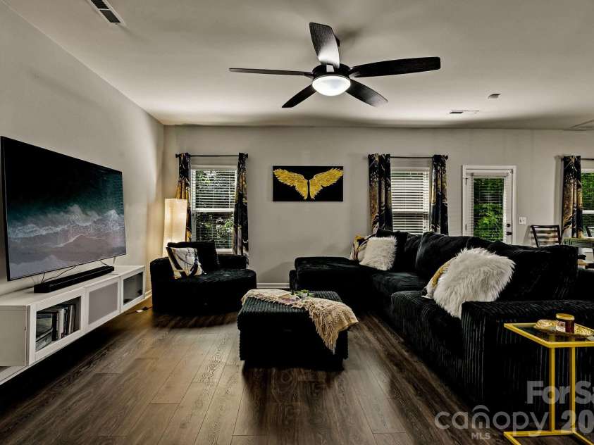 2206 Turtle Point Road, Charlotte, NC 28262.  MLS# CAR4393801, YatesRealty ID 36081. 