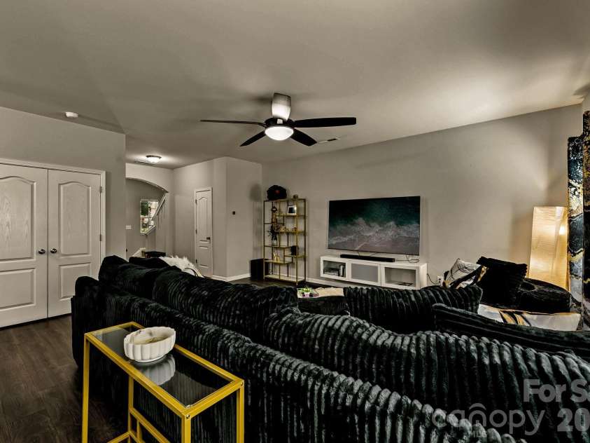 2206 Turtle Point Road, Charlotte, NC 28262.  MLS# CAR4393801, YatesRealty ID 36081. 