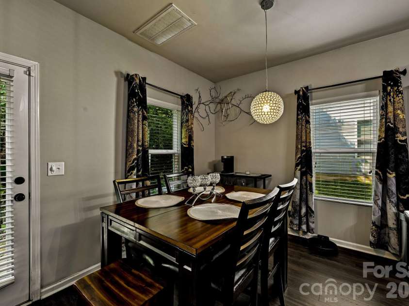 2206 Turtle Point Road, Charlotte, NC 28262.  MLS# CAR4393801, YatesRealty ID 36081. 