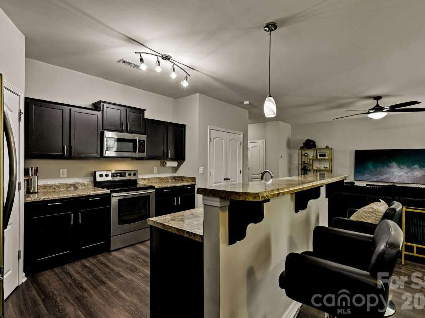2206 Turtle Point Road, Charlotte, NC 28262.  MLS# CAR4393801, YatesRealty ID 36081. 