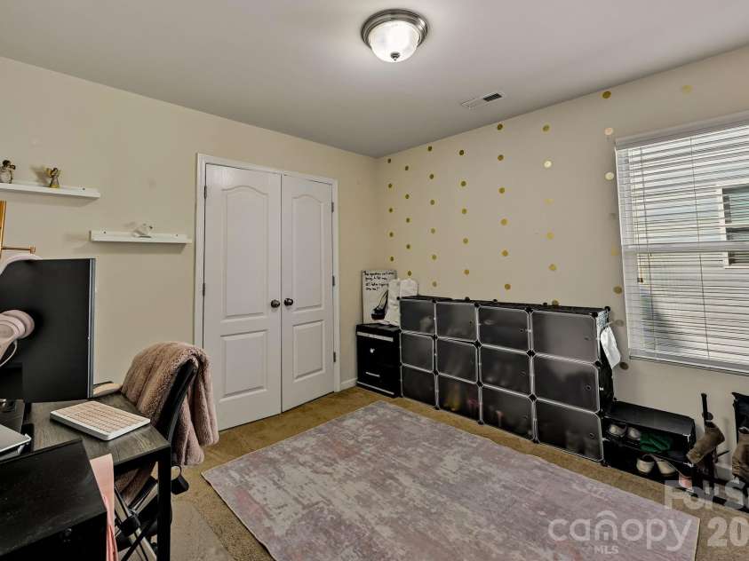 2206 Turtle Point Road, Charlotte, NC 28262.  MLS# CAR4393801, YatesRealty ID 36081. 