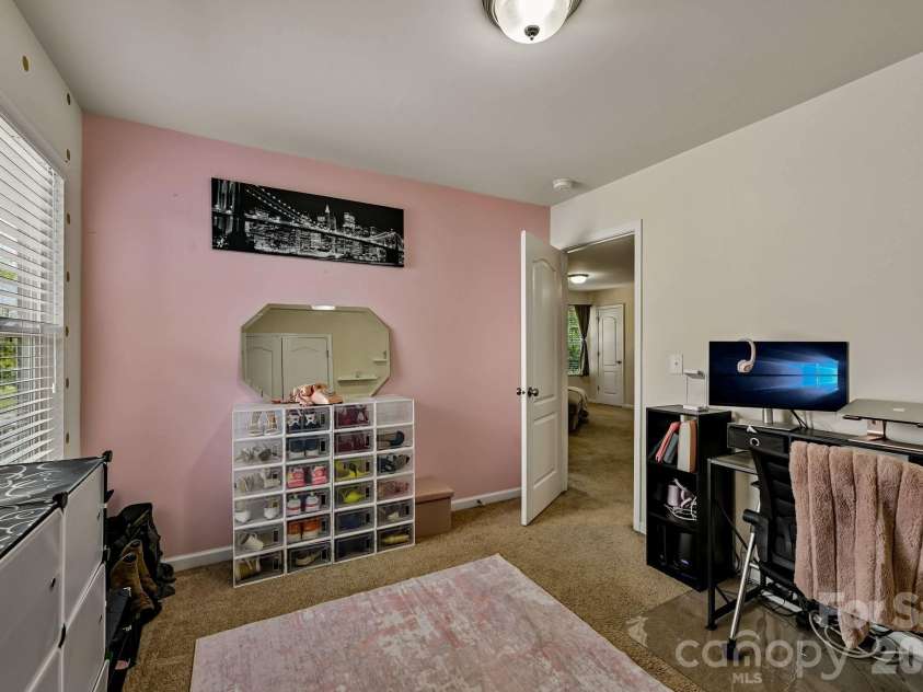 2206 Turtle Point Road, Charlotte, NC 28262.  MLS# CAR4393801, YatesRealty ID 36081. 
