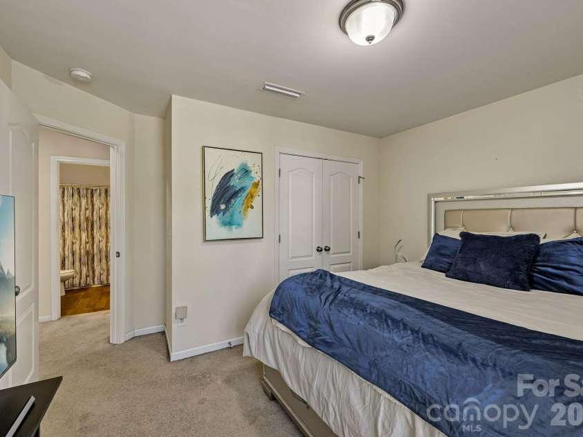 2206 Turtle Point Road, Charlotte, NC 28262.  MLS# CAR4393801, YatesRealty ID 36081. 