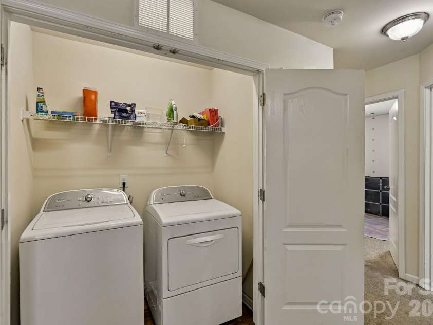 2206 Turtle Point Road, Charlotte, NC 28262.  MLS# CAR4393801, YatesRealty ID 36081. 