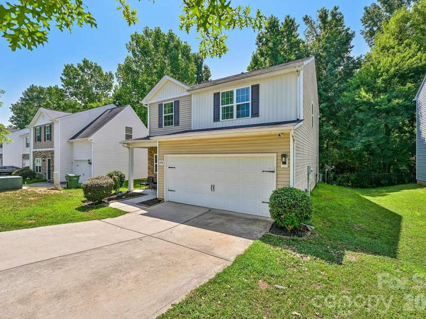2206 Turtle Point Road, Charlotte, NC 28262.  MLS# CAR4393801, YatesRealty ID 36081. 