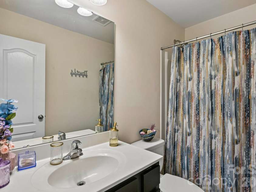 2206 Turtle Point Road, Charlotte, NC 28262.  MLS# CAR4393801, YatesRealty ID 36081. 