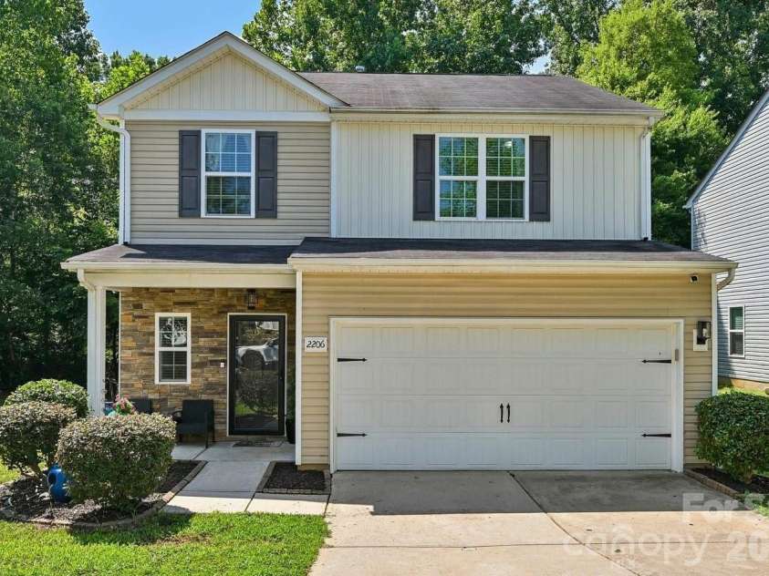 2206 Turtle Point Road, Charlotte, NC 28262.  MLS# CAR4393801, YatesRealty ID 36081. 