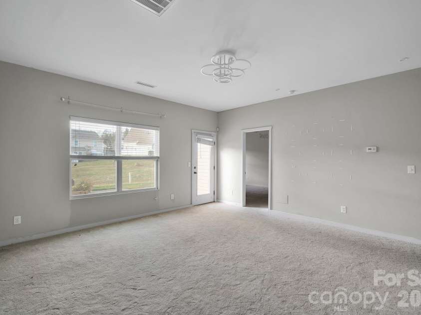 433 Battery Circle, Clover, SC 29710.  MLS# CAR4398683, YatesRealty ID 36083. 