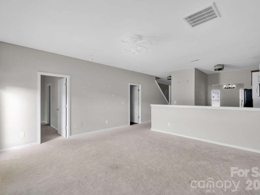 433 Battery Circle, Clover, SC 29710.  MLS# CAR4398683, YatesRealty ID 36083. 