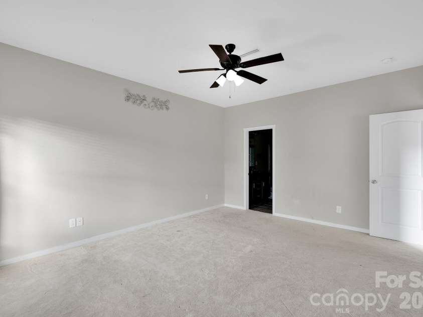 433 Battery Circle, Clover, SC 29710.  MLS# CAR4398683, YatesRealty ID 36083. 