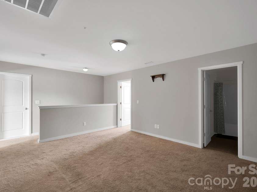433 Battery Circle, Clover, SC 29710.  MLS# CAR4398683, YatesRealty ID 36083. 