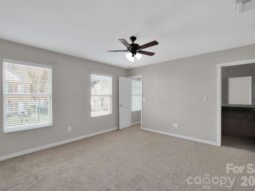 433 Battery Circle, Clover, SC 29710.  MLS# CAR4398683, YatesRealty ID 36083. 